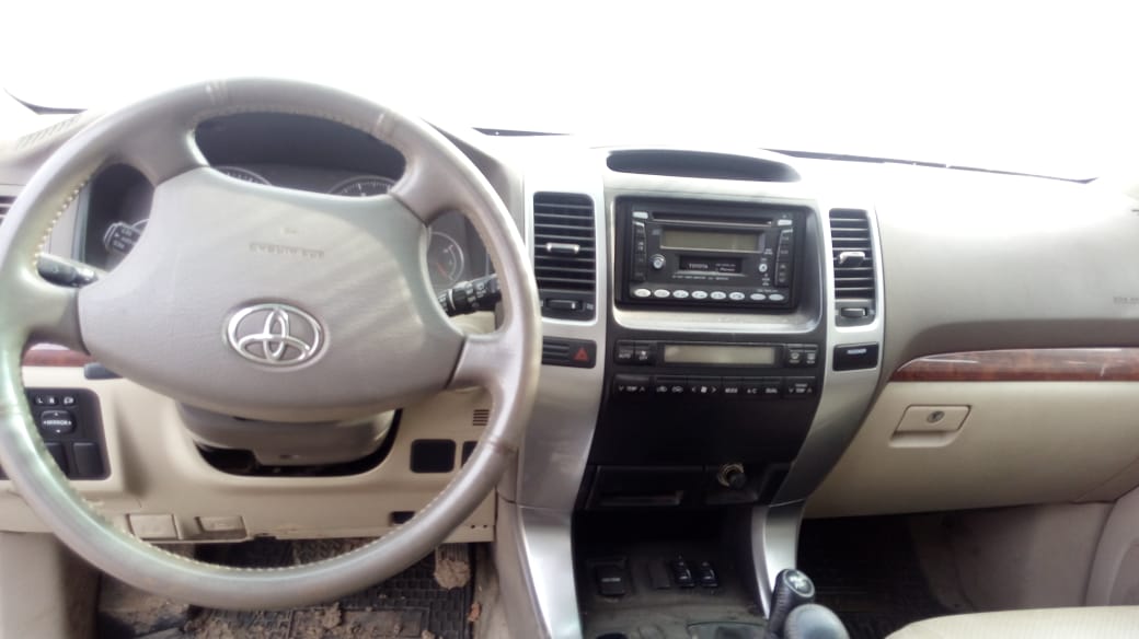  Toyota LAND CRUISER 2004    EN DESARME